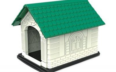 Caseta para perros Nobleza, de polipropileno con tejado a dos aguas verde y estructura blanca, alto 60 cm.