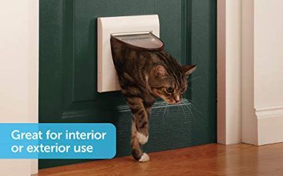 PetSafe Staywell Classic, Gatera Manual con 4 Opciones de Bloqueo para Madera, Vidrio, PVC, Pared de Ladrillo, Puerta para Gatos Resistente, Instalación Fácil, Túnel Incluido, Blanco